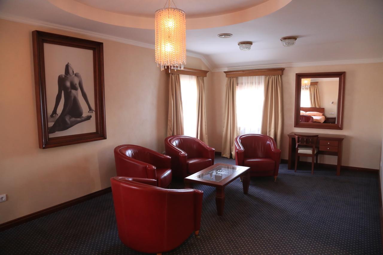 Hotel Village Stari Banovci Luaran gambar
