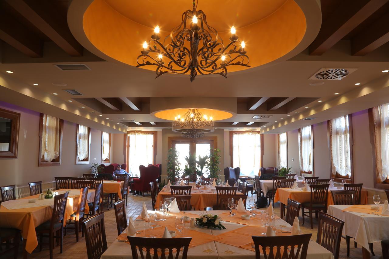 Hotel Village Stari Banovci Luaran gambar