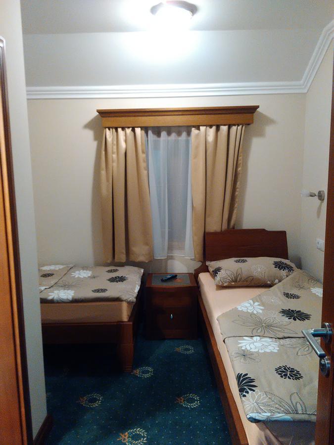 Hotel Village Stari Banovci Luaran gambar